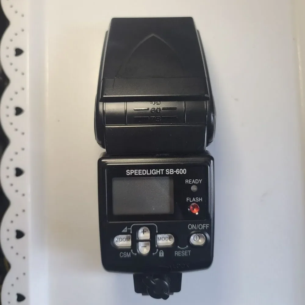 Nikon Speedlight SB-600 Shoe Mount Flash
